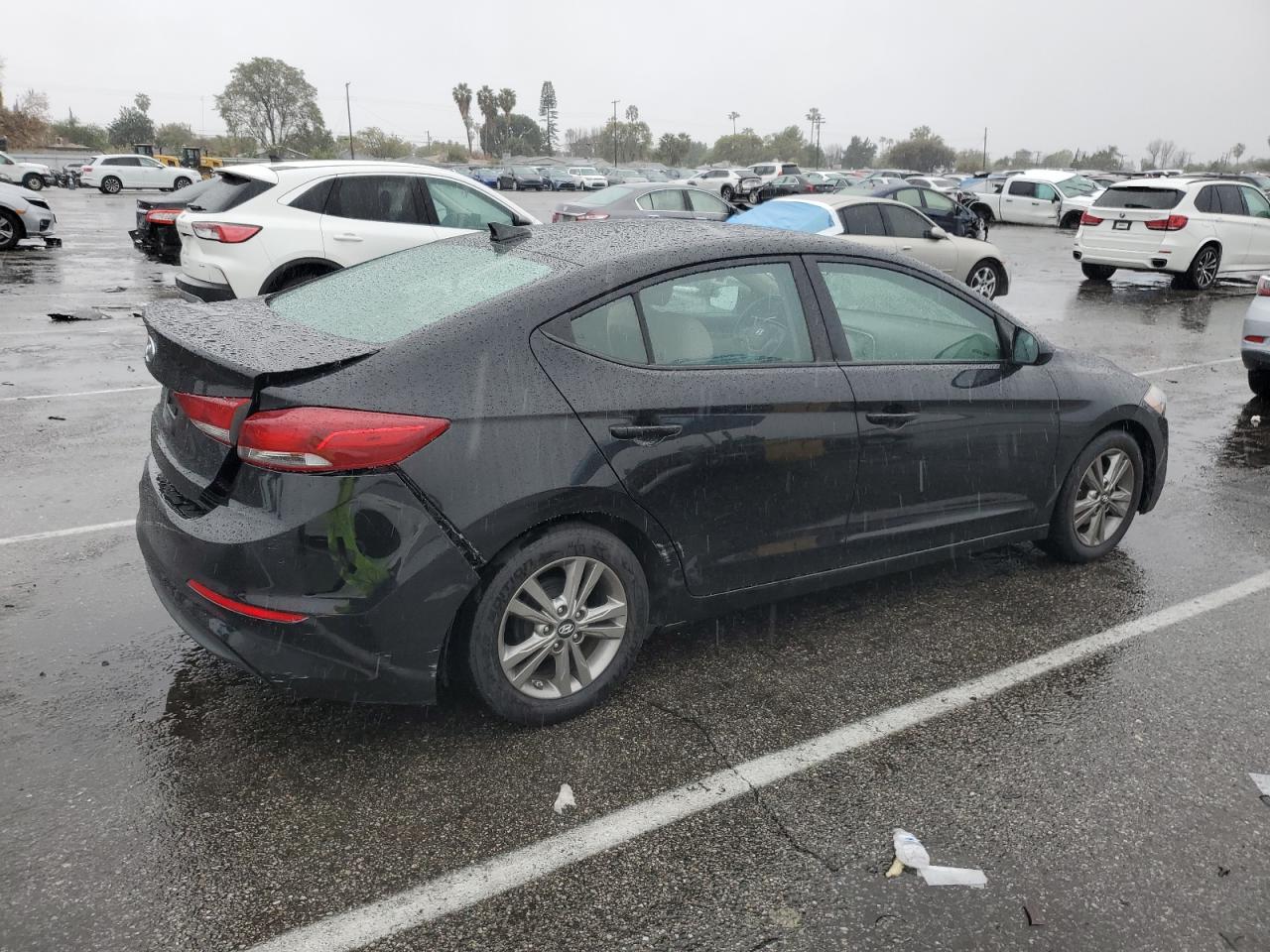 2017 Hyundai Elantra - Image 3