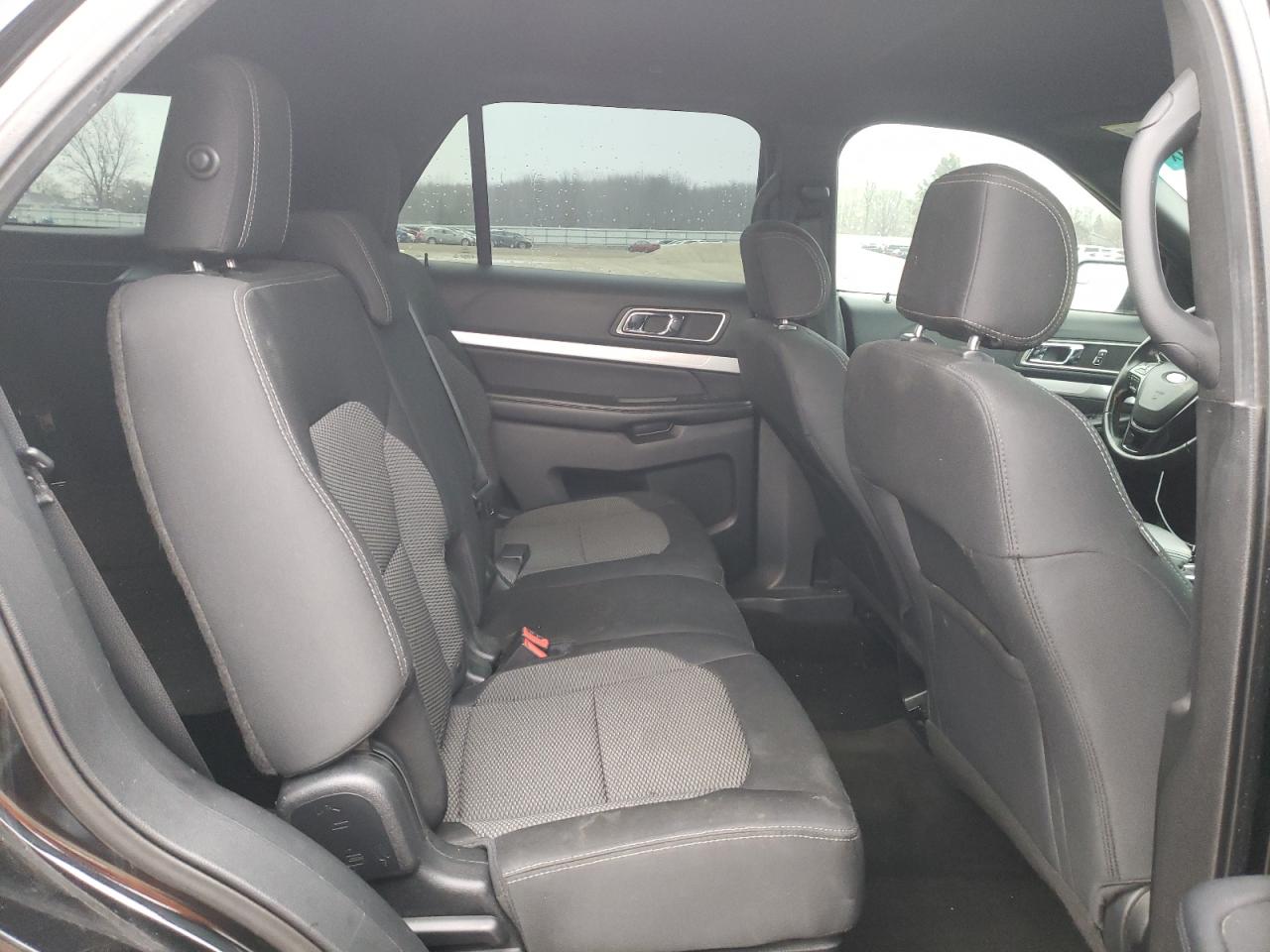 2016 Ford Explorer - Image 11