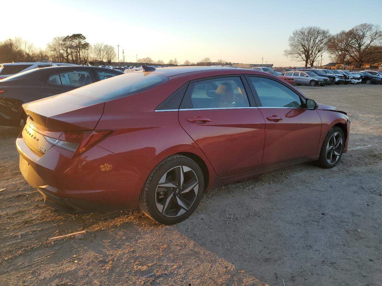 2023 Hyundai Elantra - Image 3