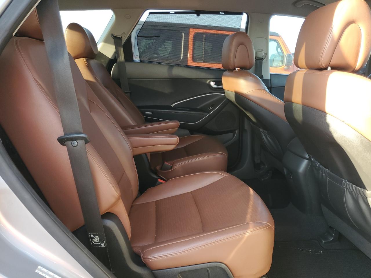 2014 Hyundai Santa Fe - Image 10