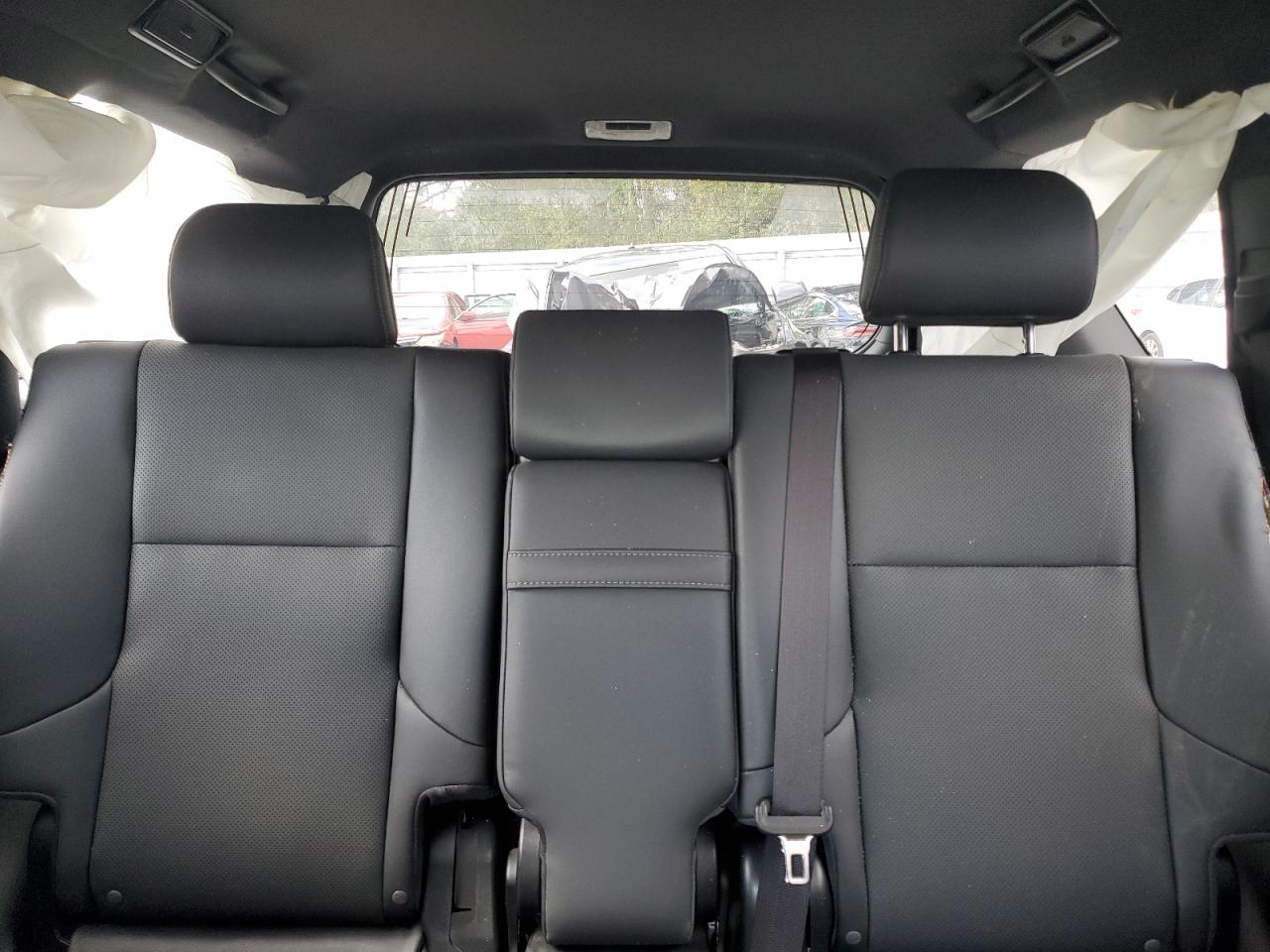 2022 Lexus GX - Image 10