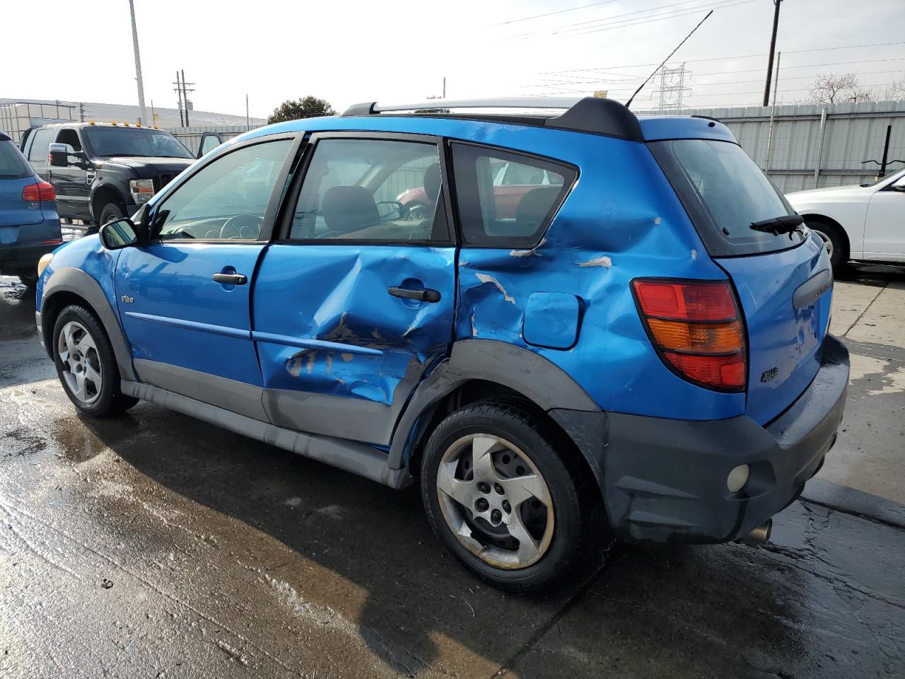 2007 Pontiac Vibe - Image 2