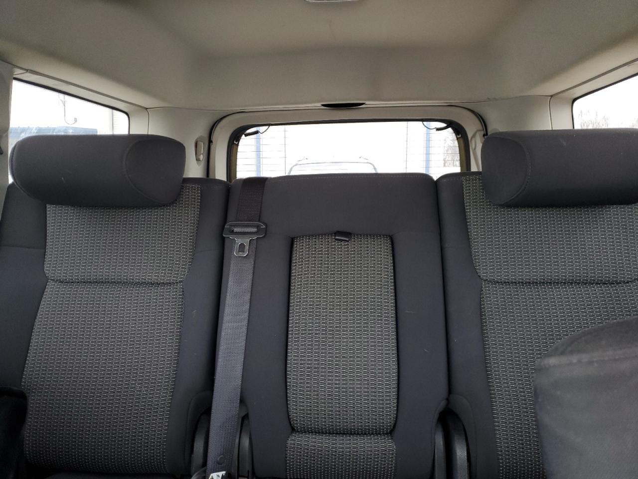 2010 Jeep Commander - Image 10