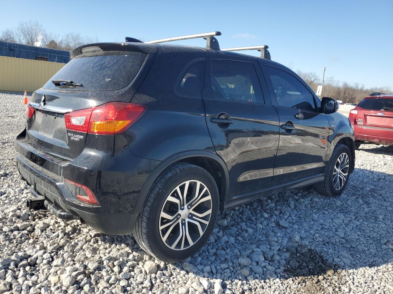 2018 Mitsubishi Outlander - Image 3