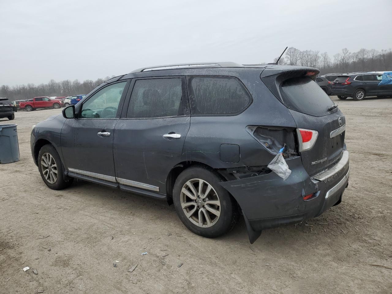 2014 Nissan Pathfinder - Image 2