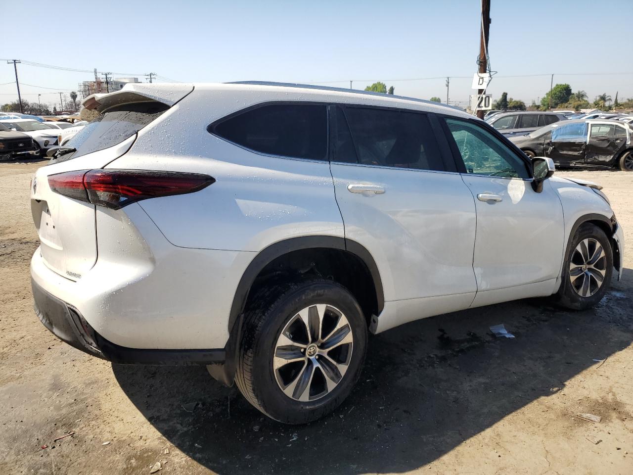 2024 Toyota Highlander - Image 3