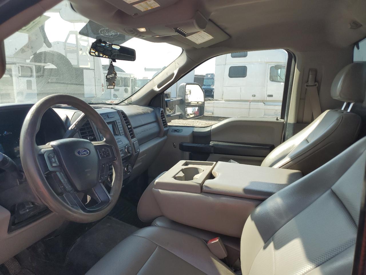 2018 Ford F550 - Image 8