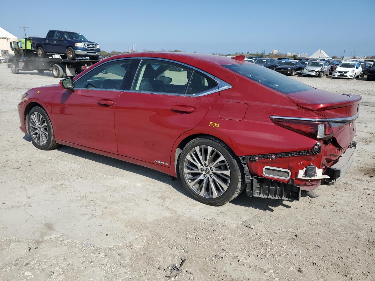 2019 Lexus ES - Image 2