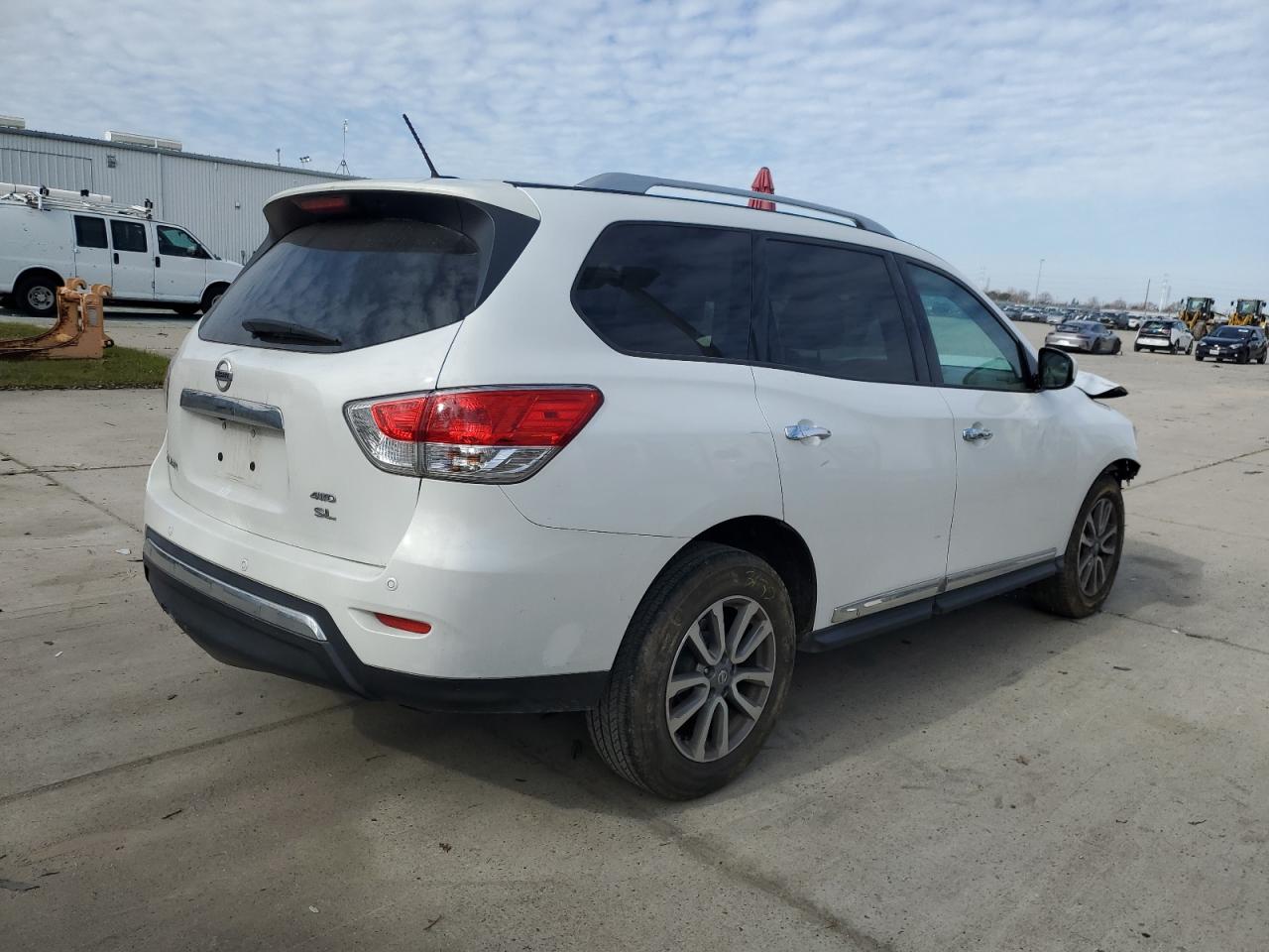 2013 Nissan Pathfinder - Image 3