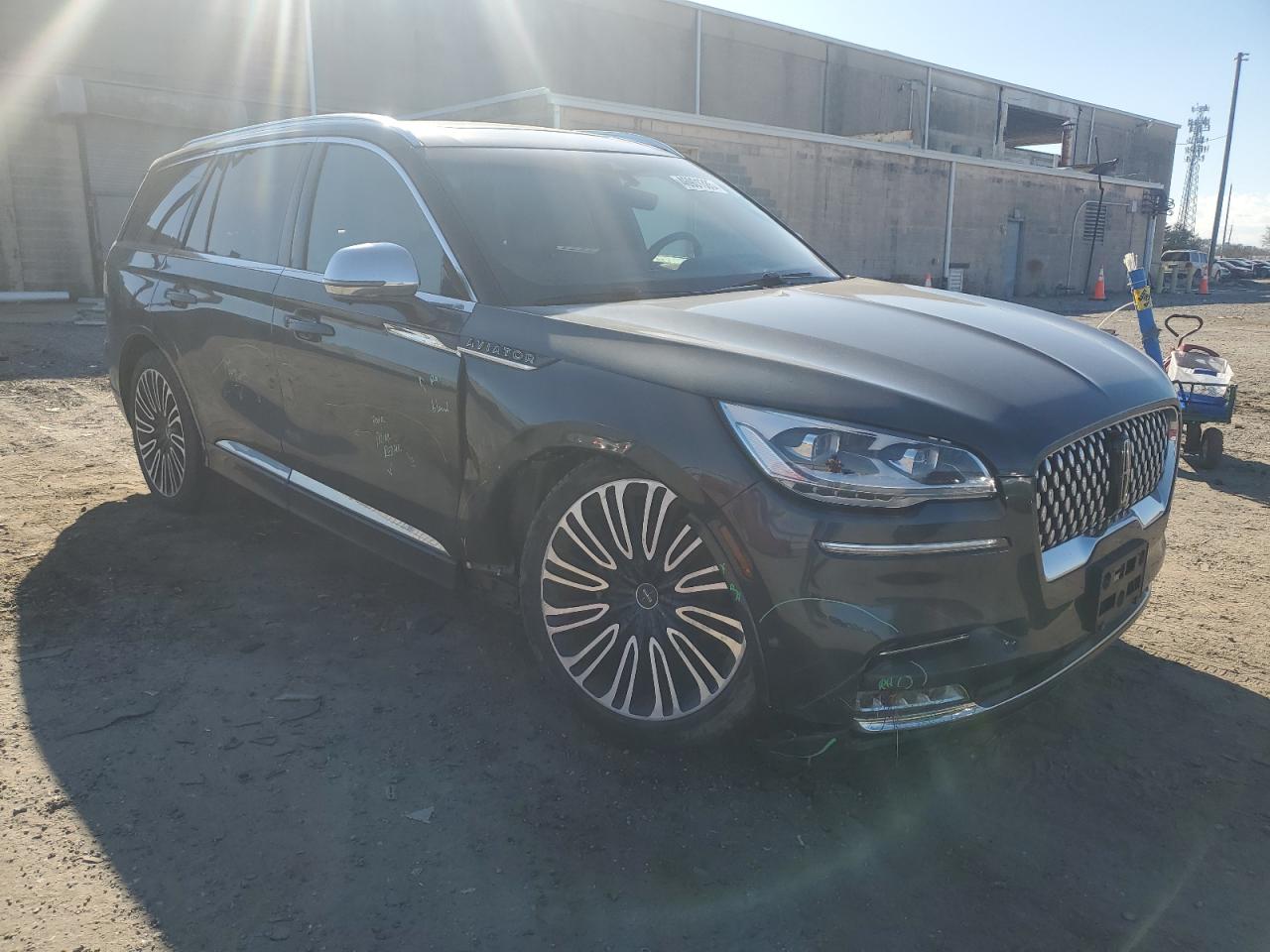 2020 Lincoln Aviator - Image 4