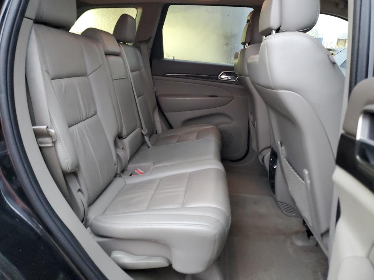 2011 Jeep Grand Cherokee - Image 11