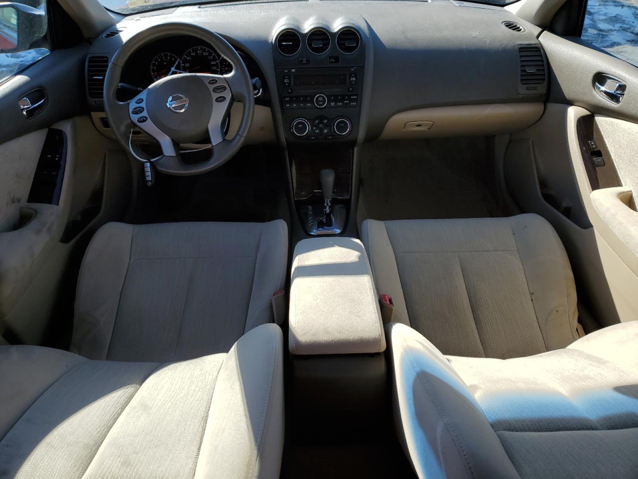 2010 Nissan Altima - Image 8