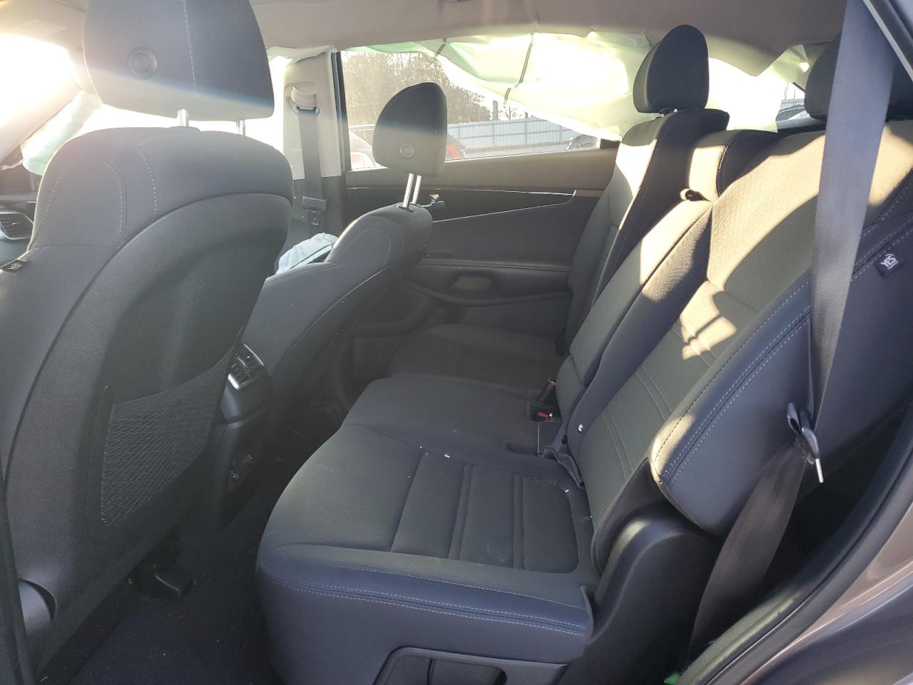 2019 Kia Sorento - Image 12