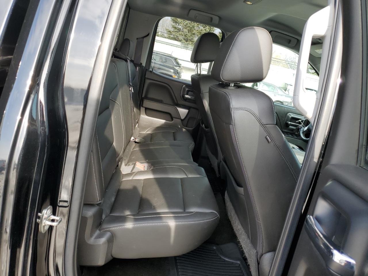 2016 Chevrolet Silverado - Image 10