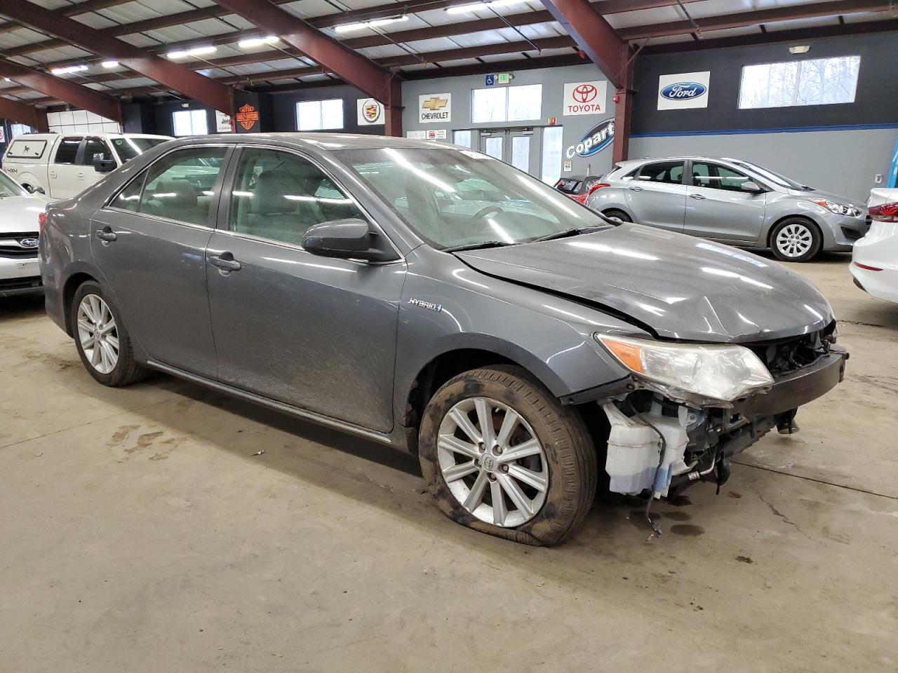 2014 Toyota Camry - Image 4