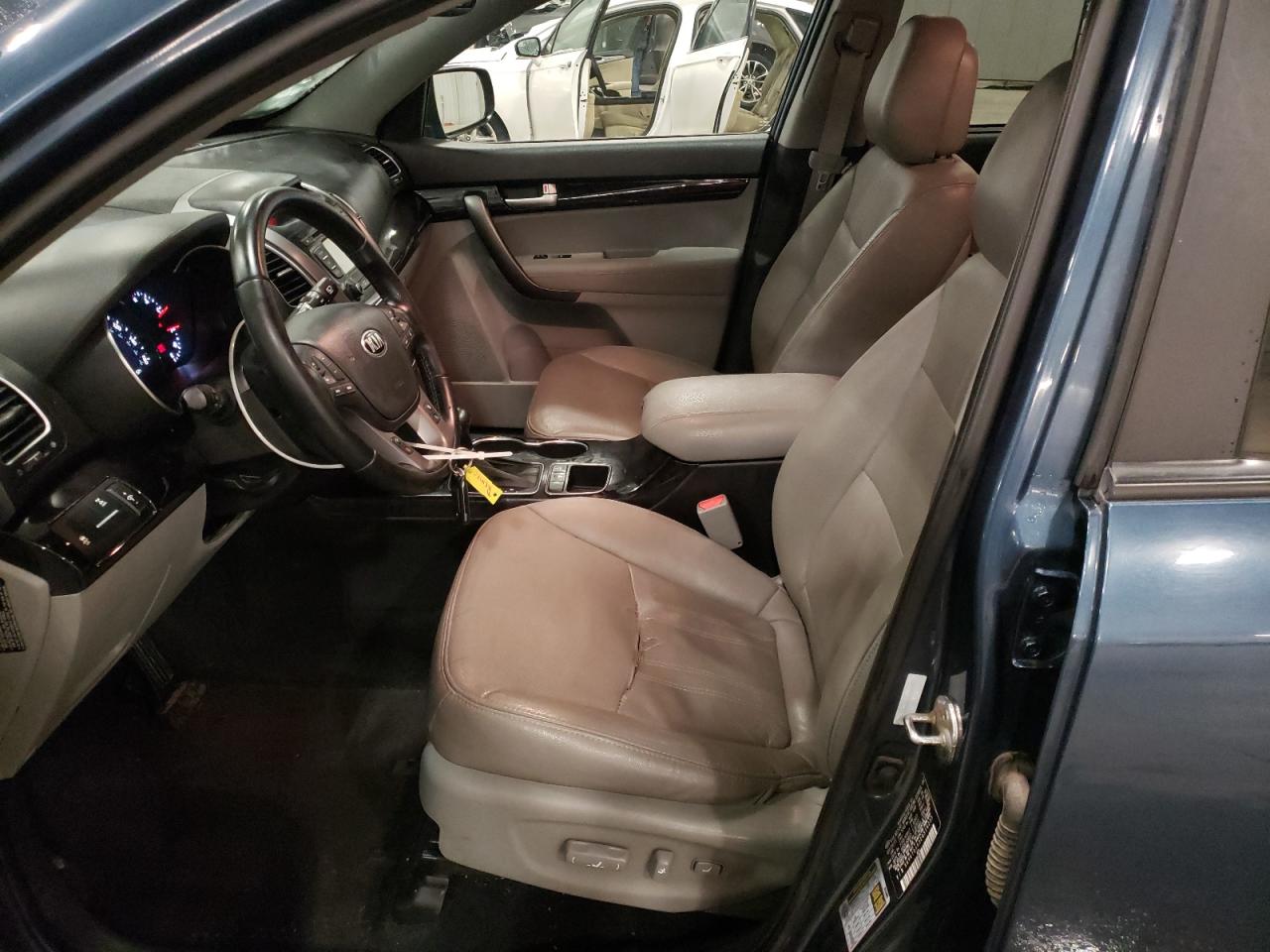 2014 Kia Sorento - Image 7