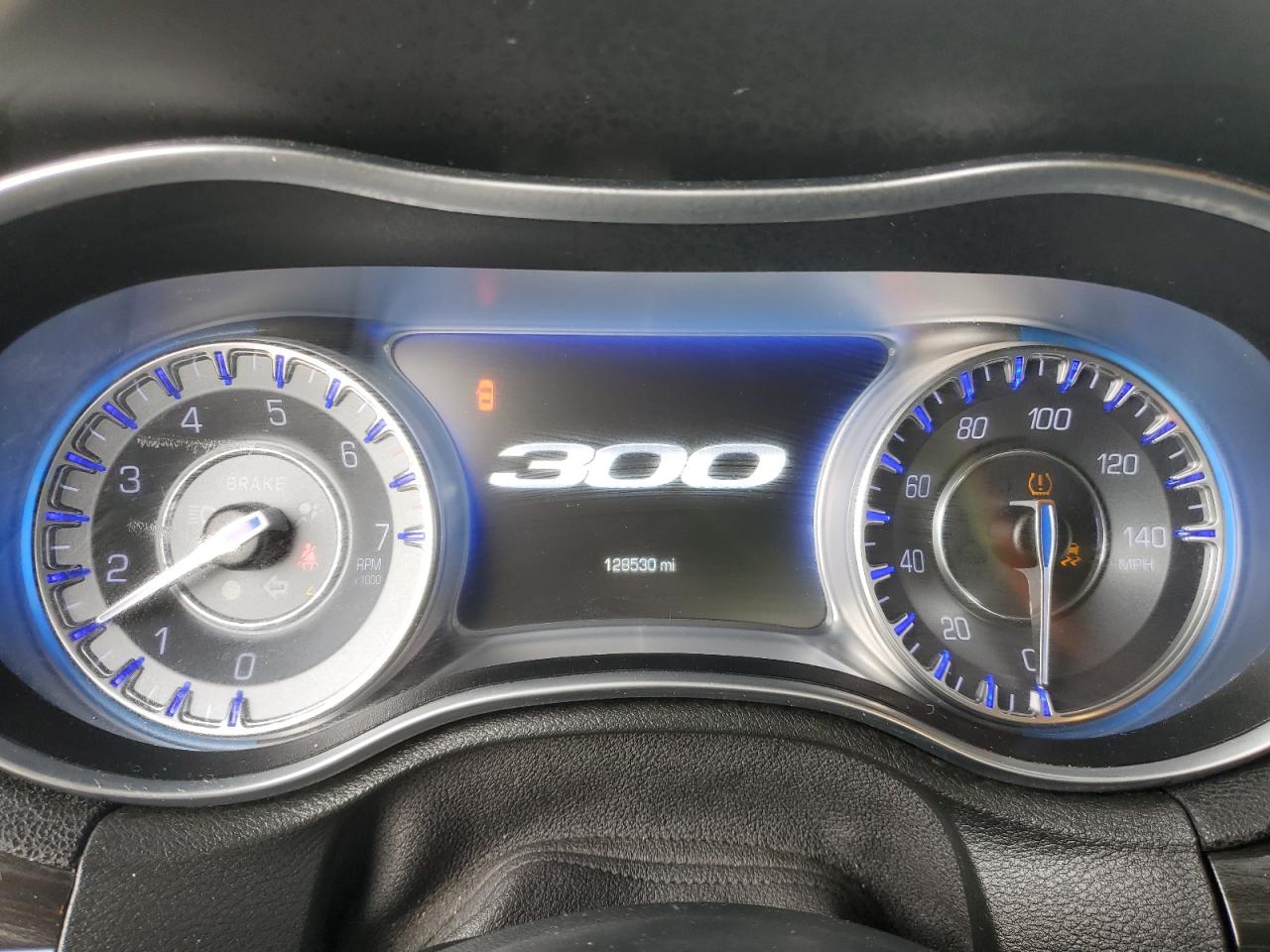 2015 Chrysler 300 - Image 9