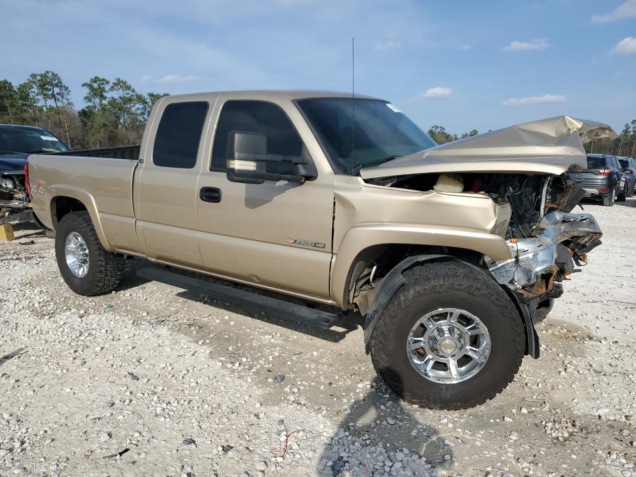 2004 Chevrolet Silverado - Image 4