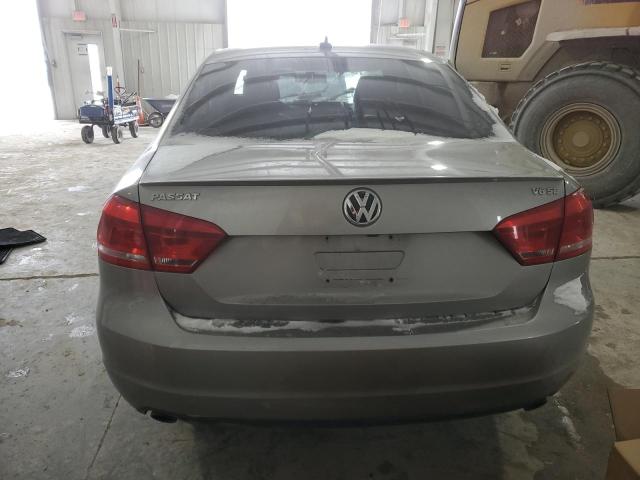 VOLKSWAGEN PASSAT 2014 Srebrny