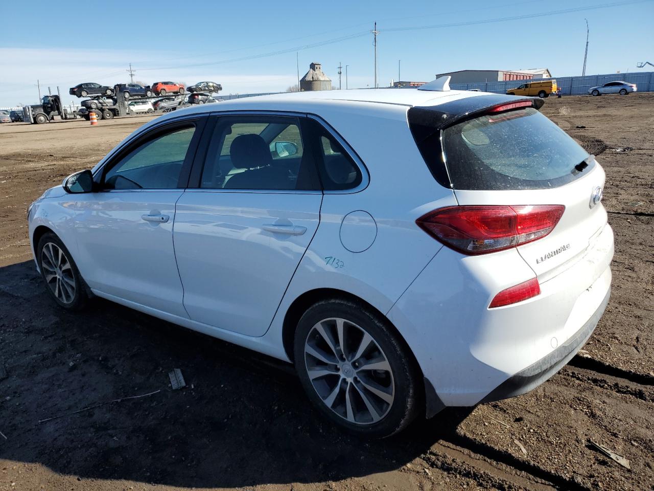 2019 Hyundai Elantra - Image 2