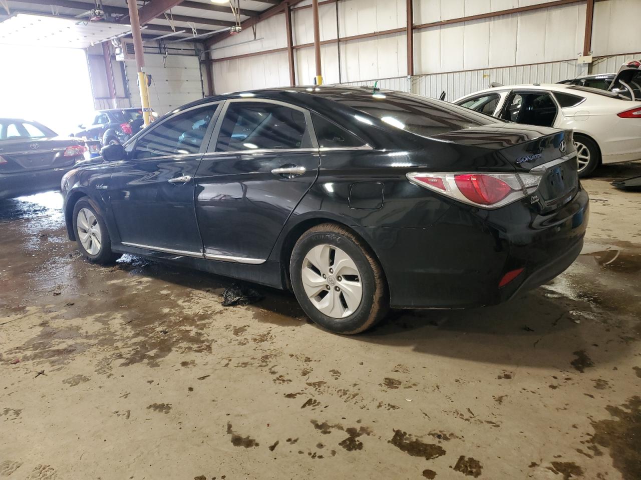 2015 Hyundai Sonata - Image 2