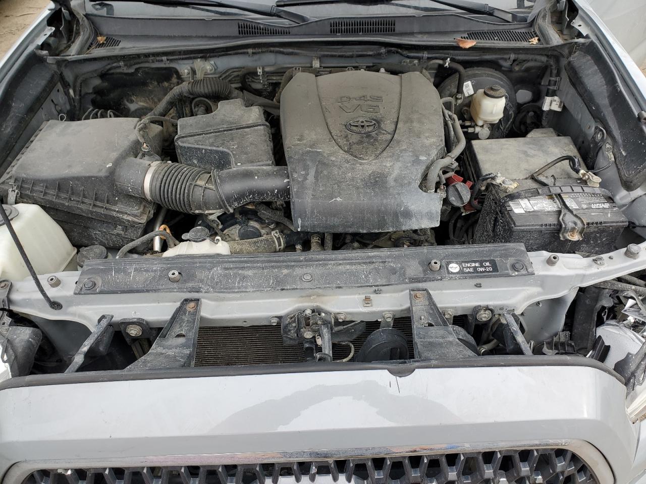 2019 Toyota Tacoma - Image 11