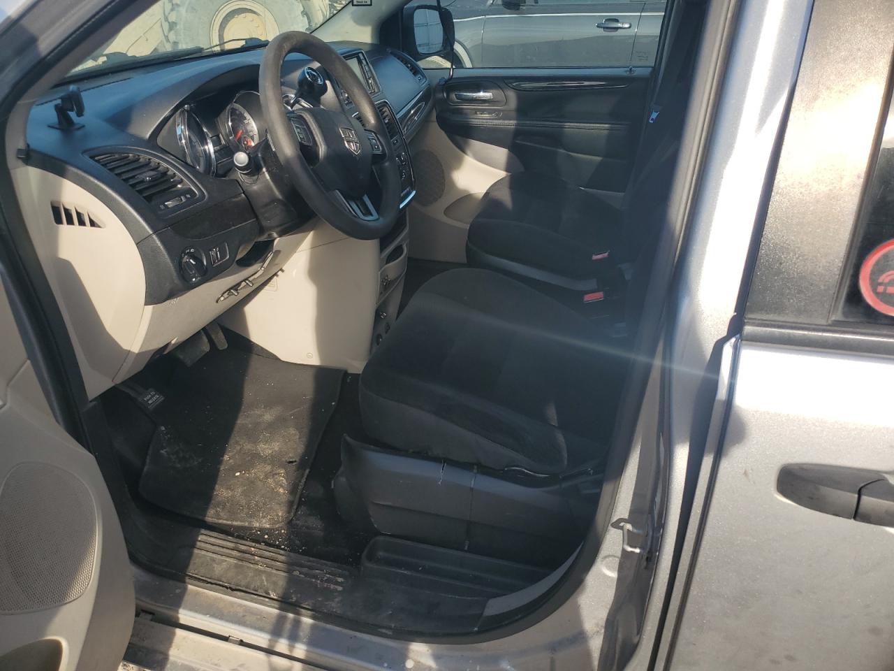 2019 Dodge Caravan - Image 7