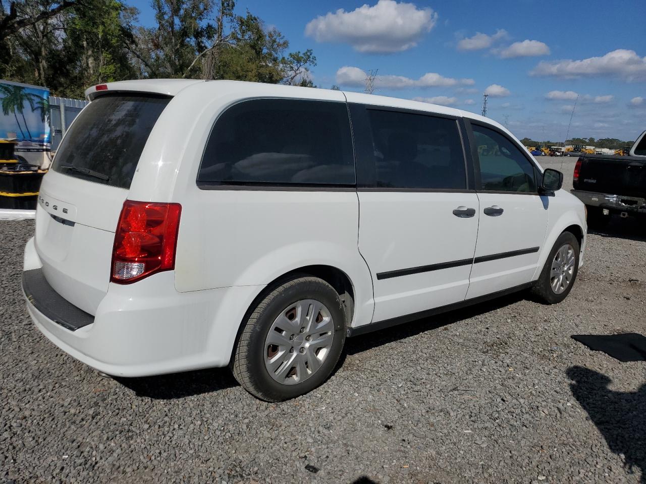 2014 Dodge Caravan - Image 3