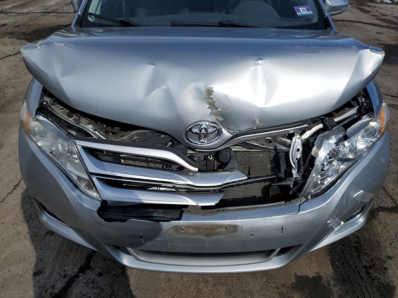 2015 Toyota Venza - Image 12
