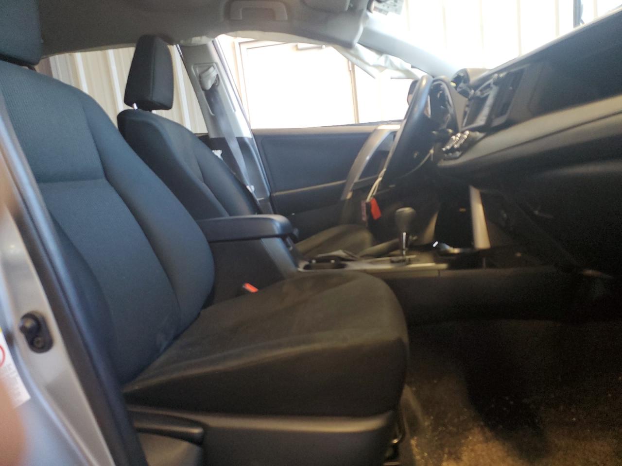 2018 Toyota RAV 4 - Image 7