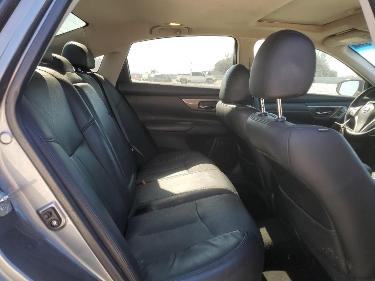2015 Nissan Altima - Image 11