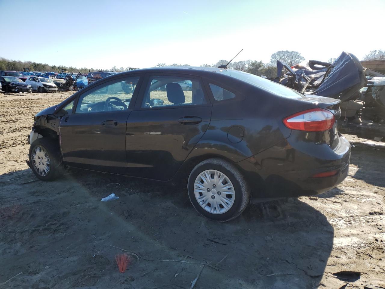 2015 Ford Fiesta - Image 2