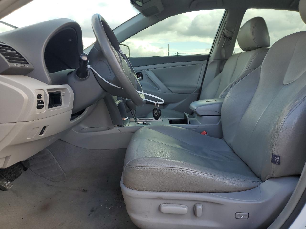 2011 Toyota Camry - Image 7
