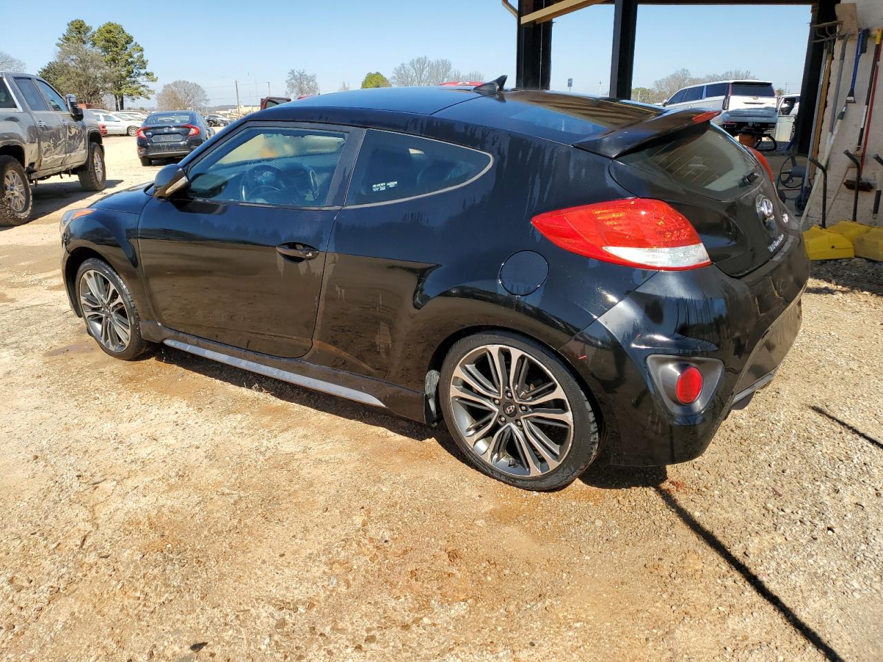 2016 Hyundai Veloster - Image 2