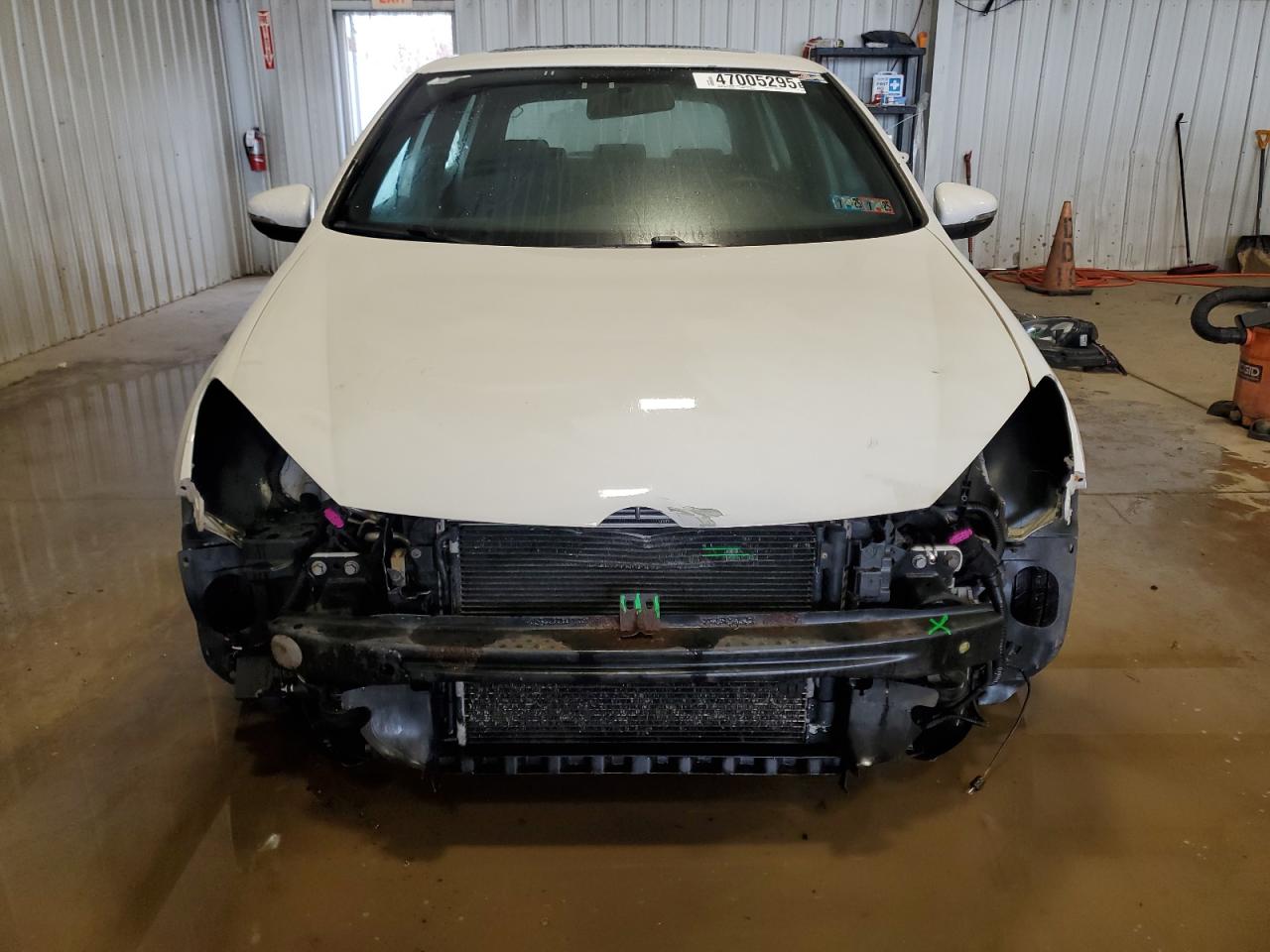 2010 Volkswagen GTI - Image 5