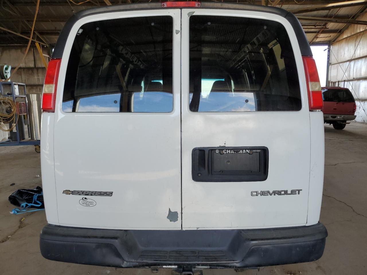 2006 Chevrolet Express - Image 6