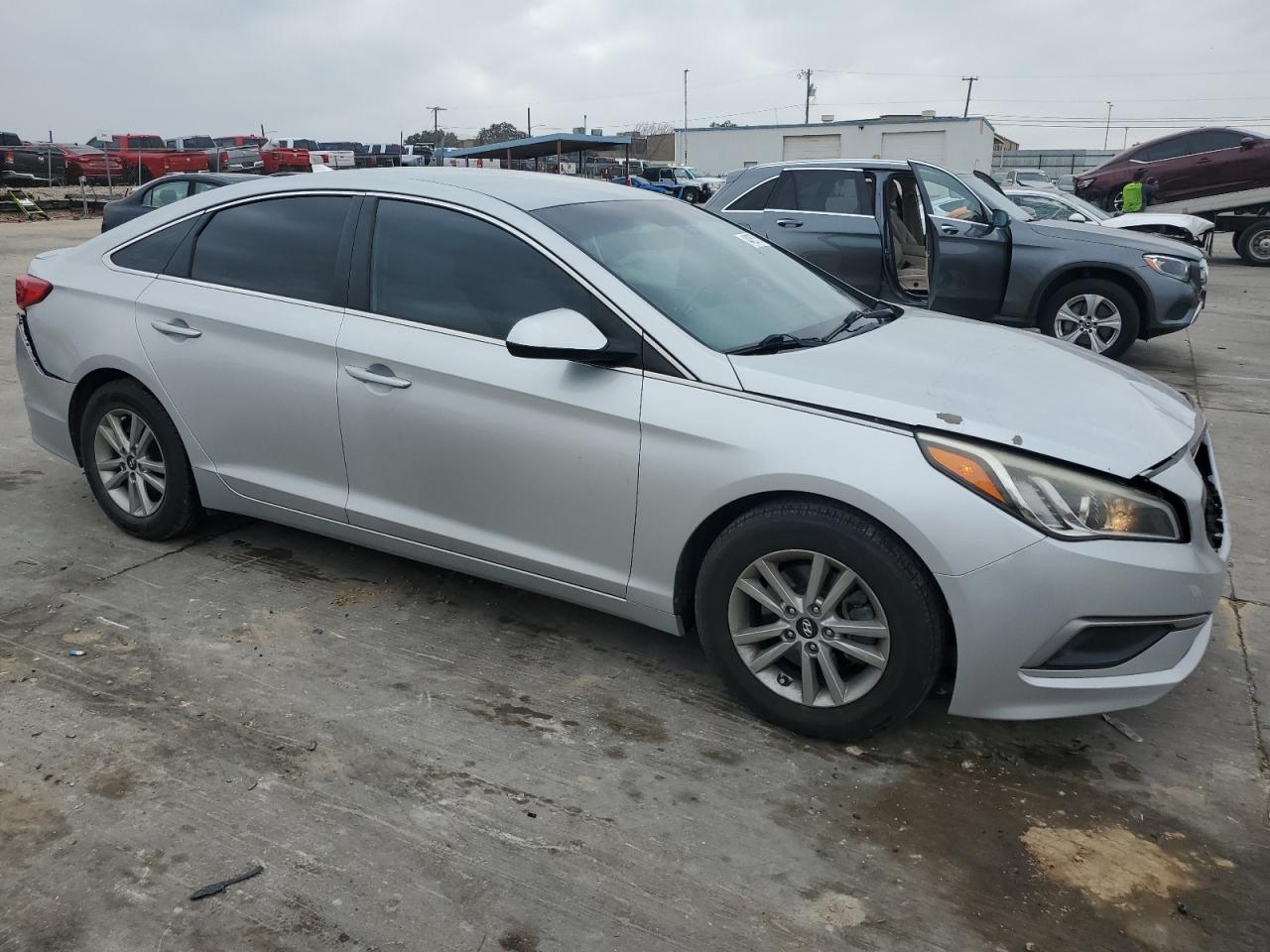 2017 Hyundai Sonata - Image 4