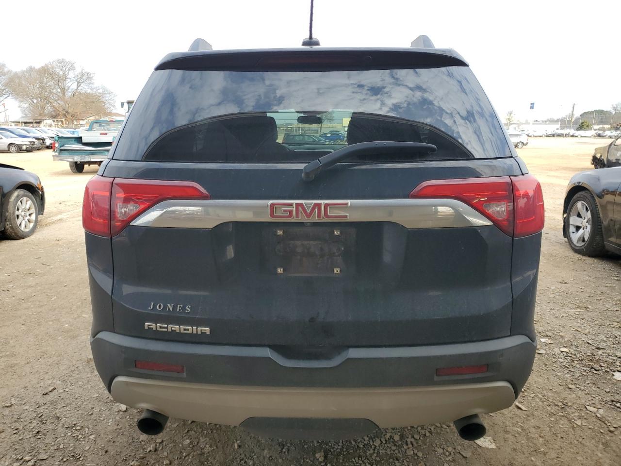 2017 GMC Acadia - Image 6