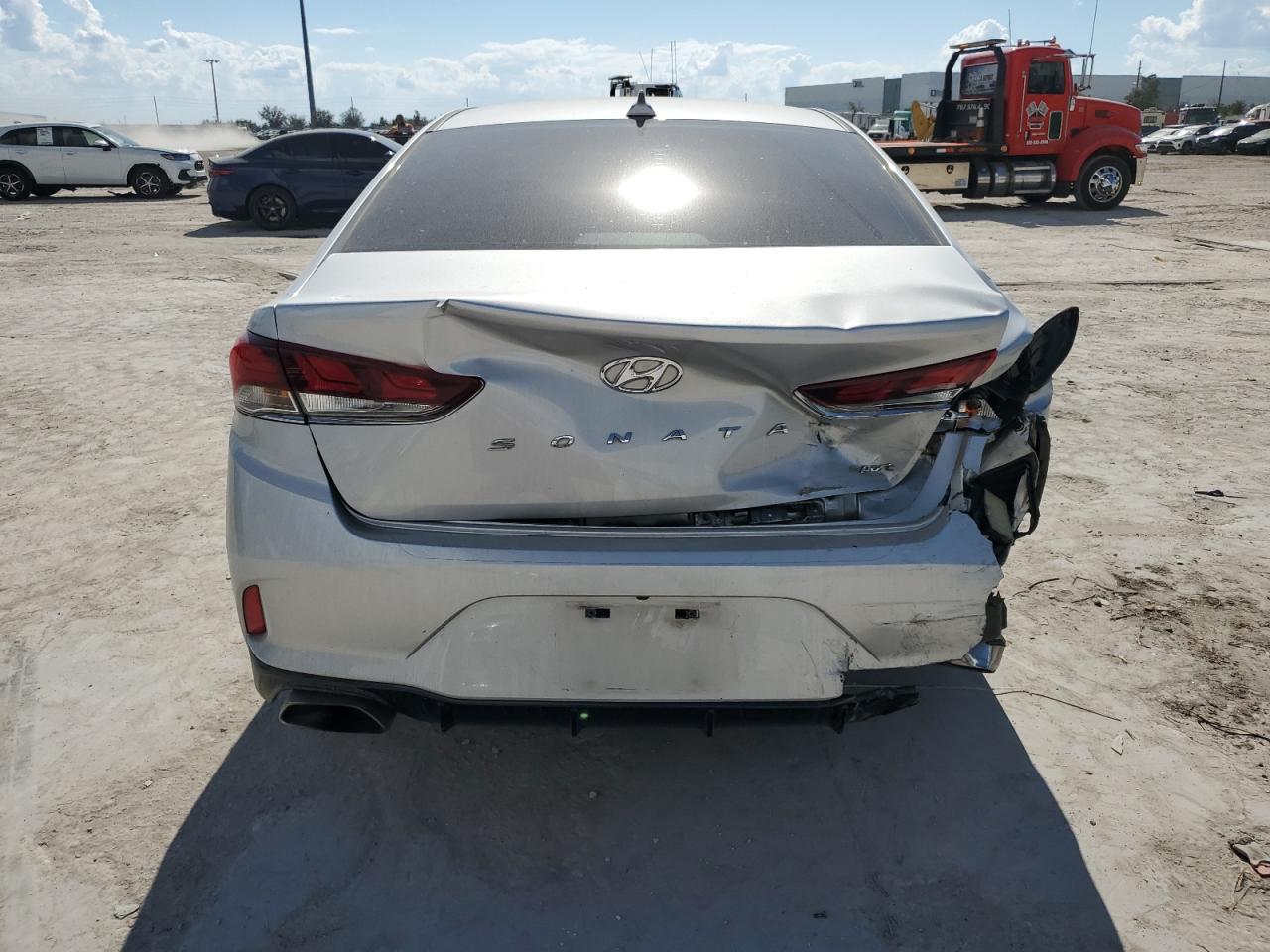 2018 Hyundai Sonata - Image 6