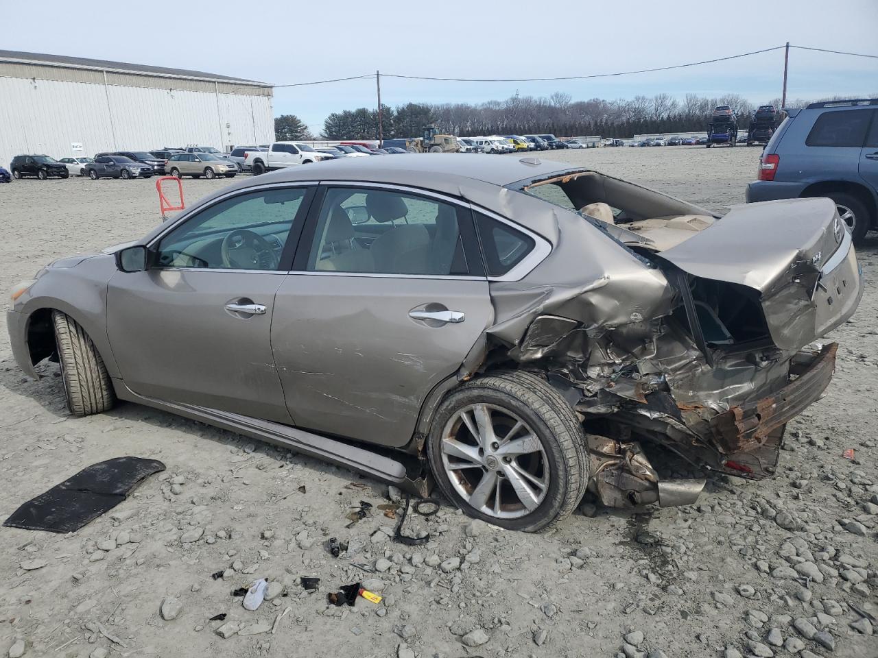 2014 Nissan Altima - Image 2