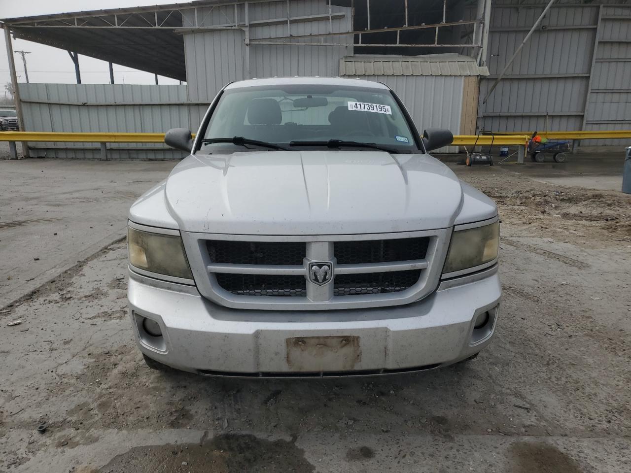 2011 Dodge Dakota - Image 5