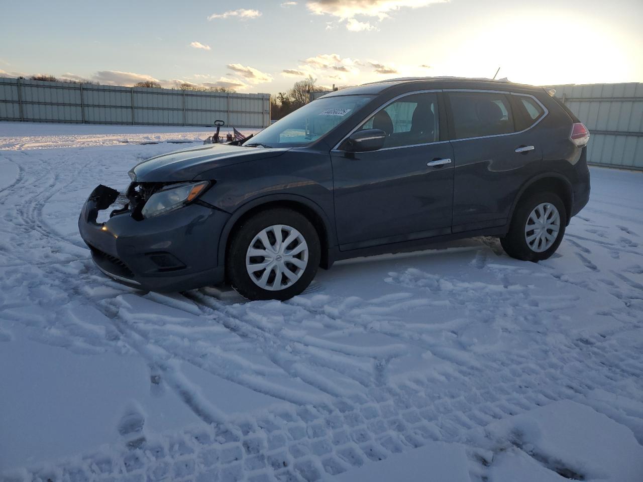 2015 Nissan Rogue - Image 1
