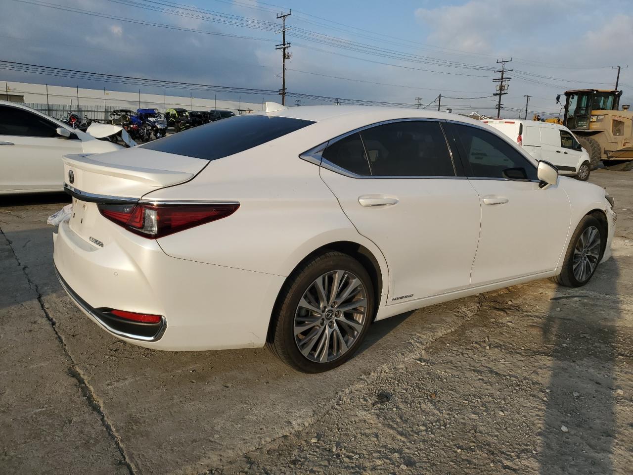2021 Lexus ES - Image 3