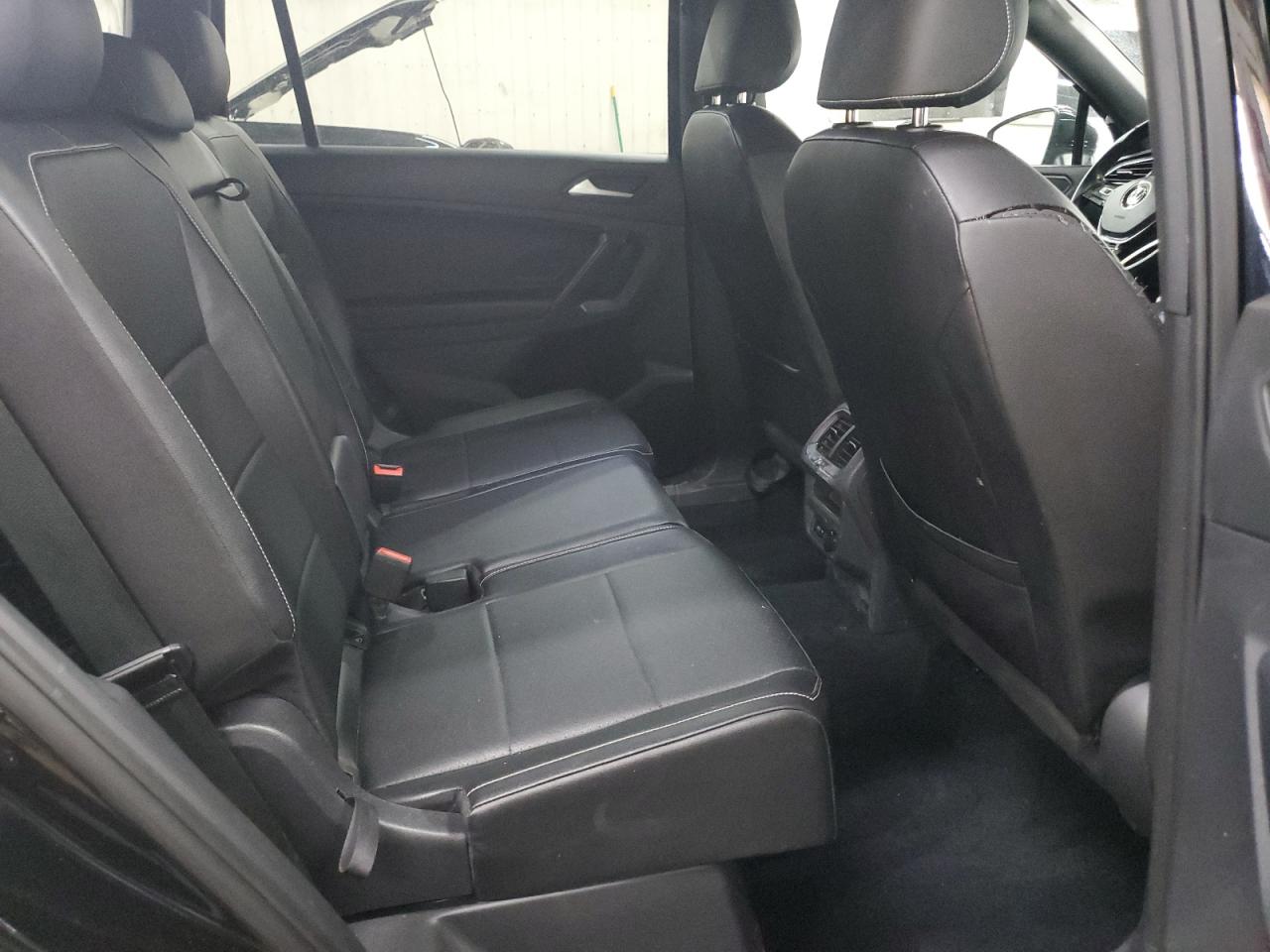 2021 Volkswagen Tiguan - Image 11