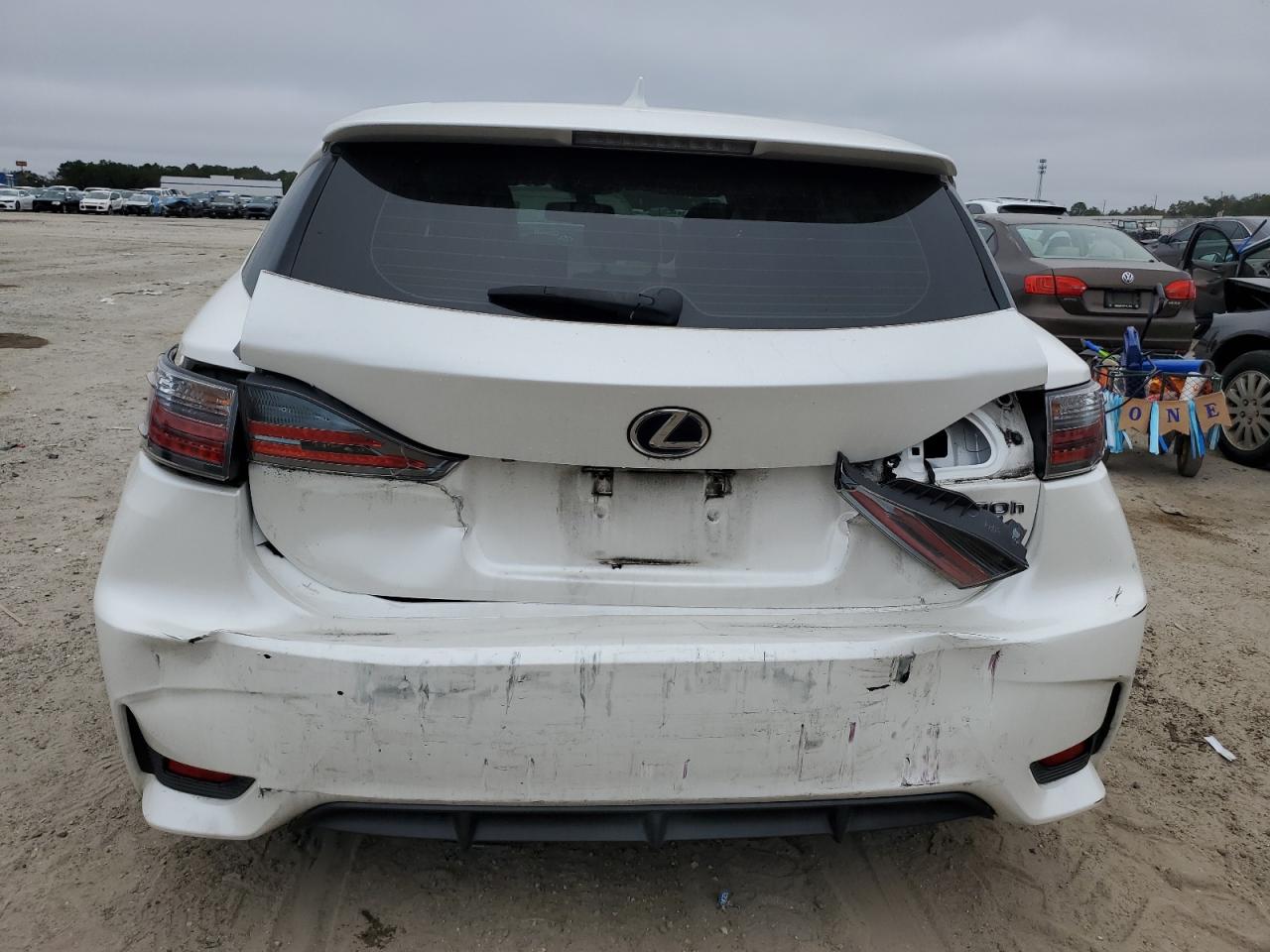 2015 Lexus CT - Image 6
