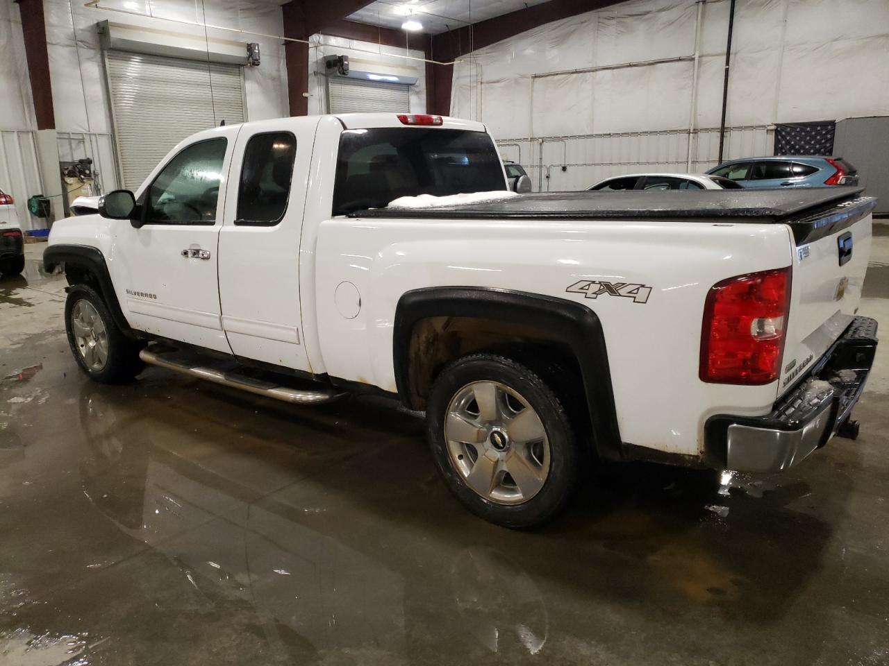 2011 Chevrolet Silverado - Image 2