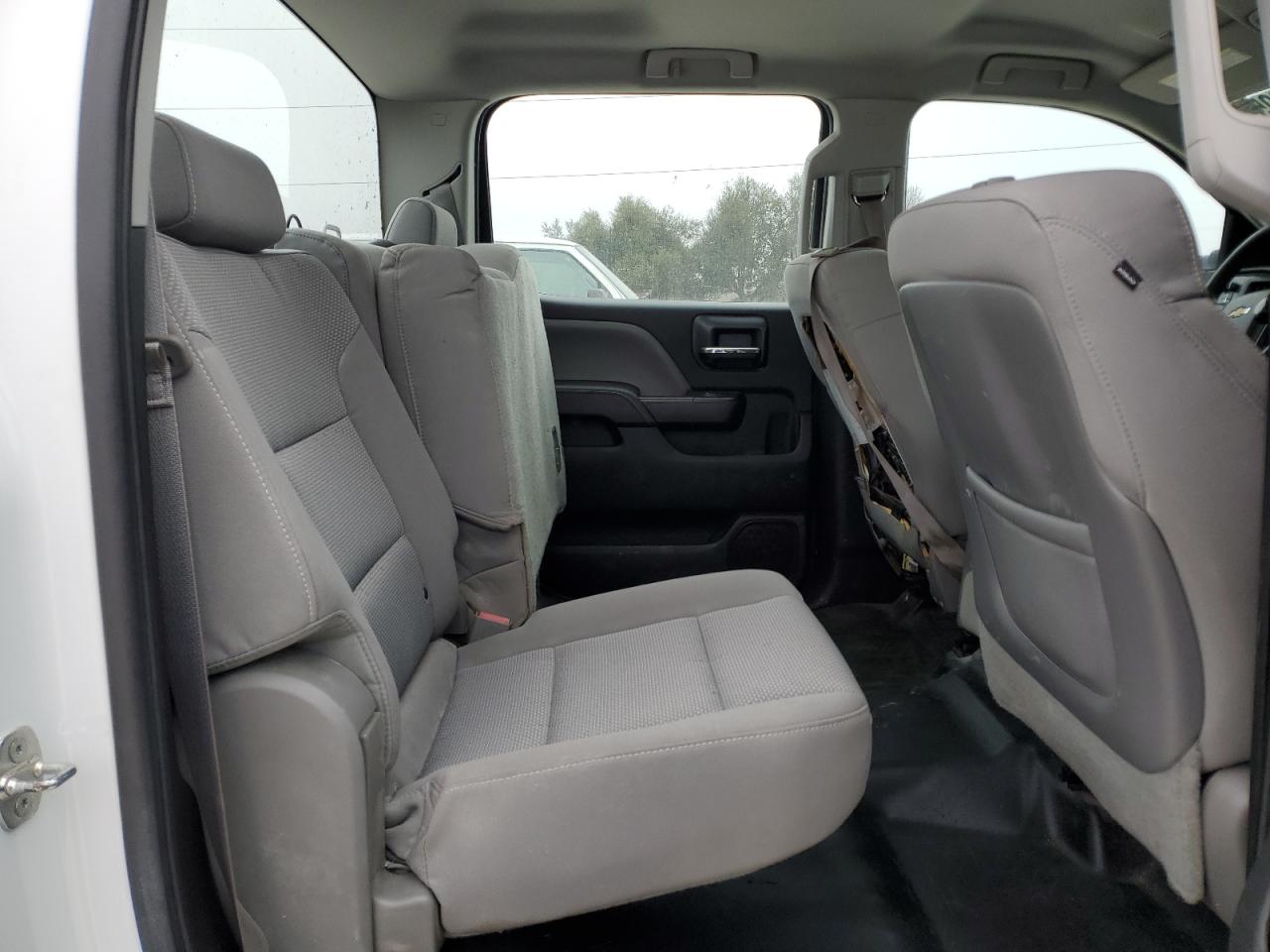 2015 Chevrolet Silverado - Image 11