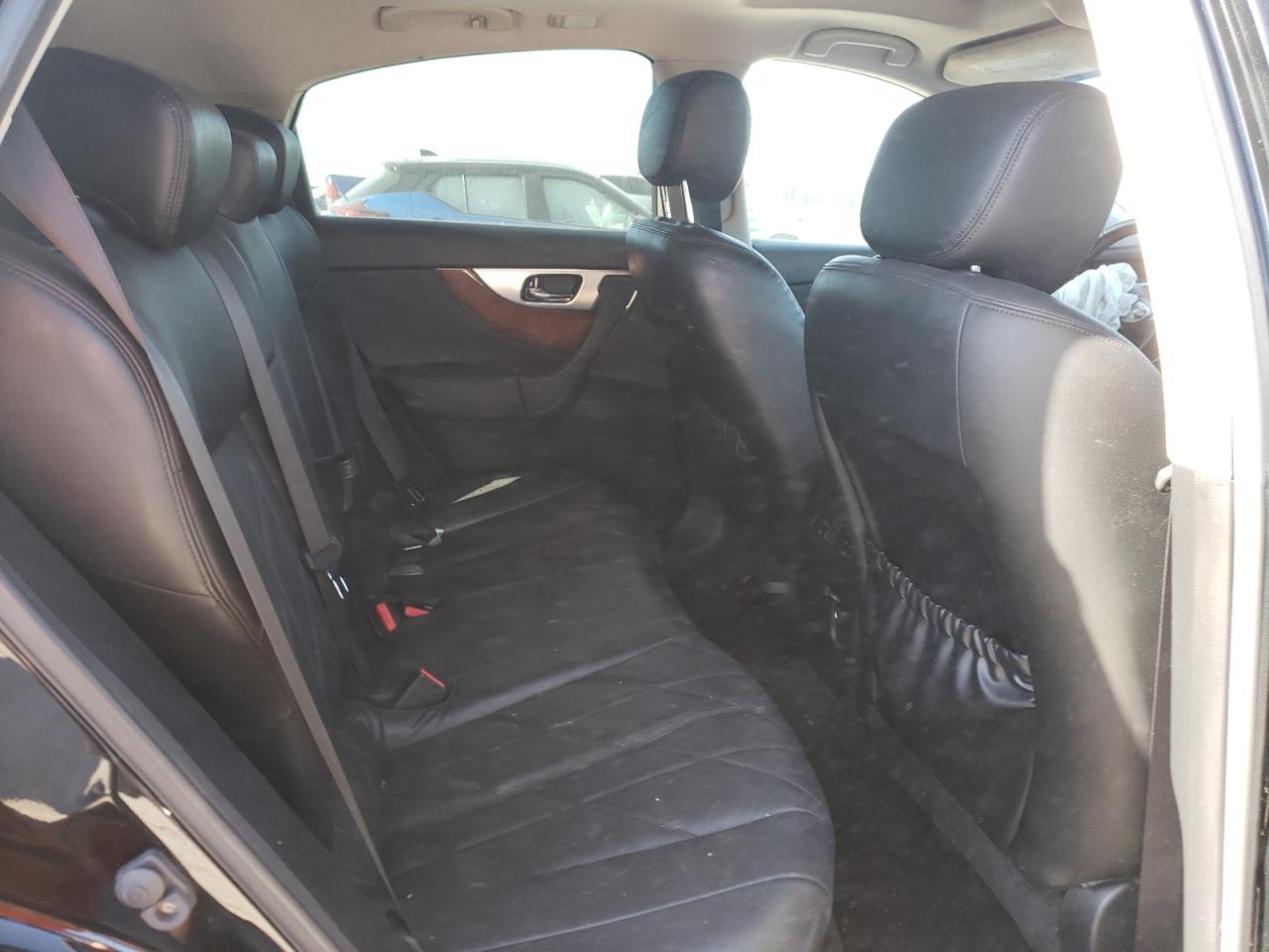 2010 Infiniti FX - Image 12