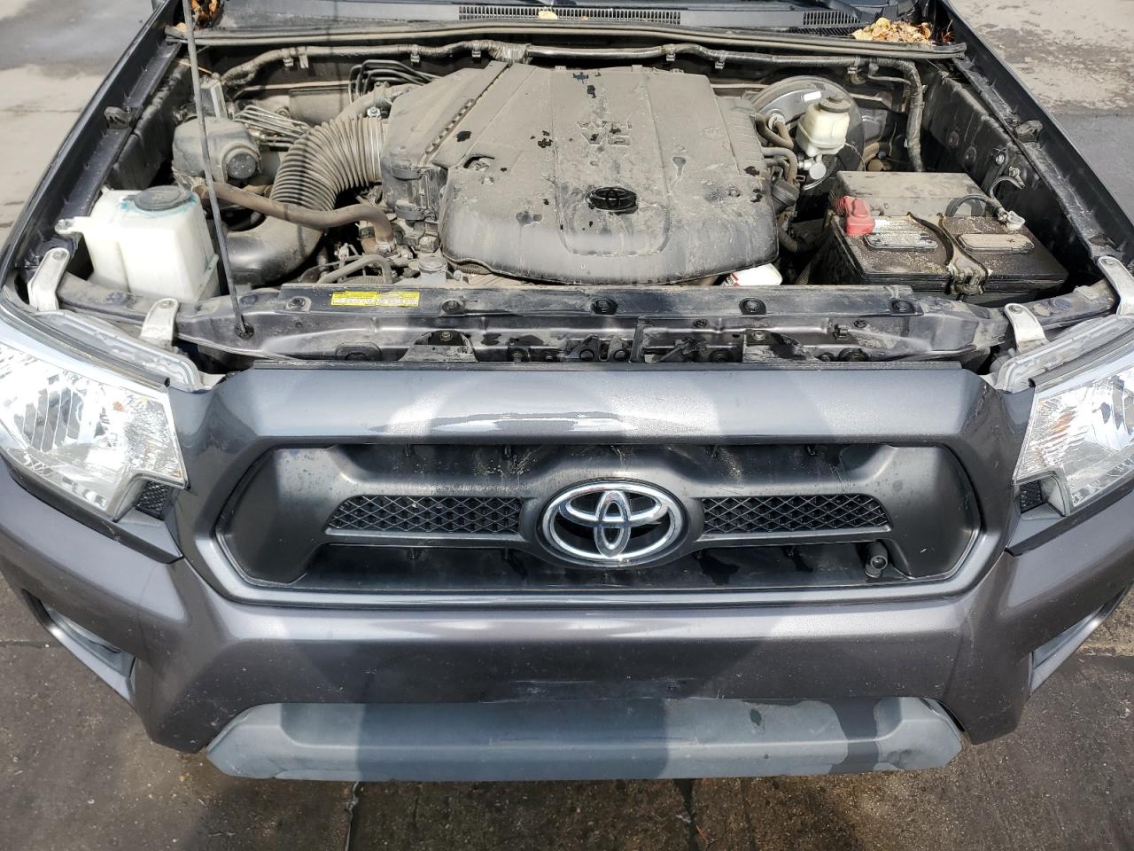 2015 Toyota Tacoma - Image 11