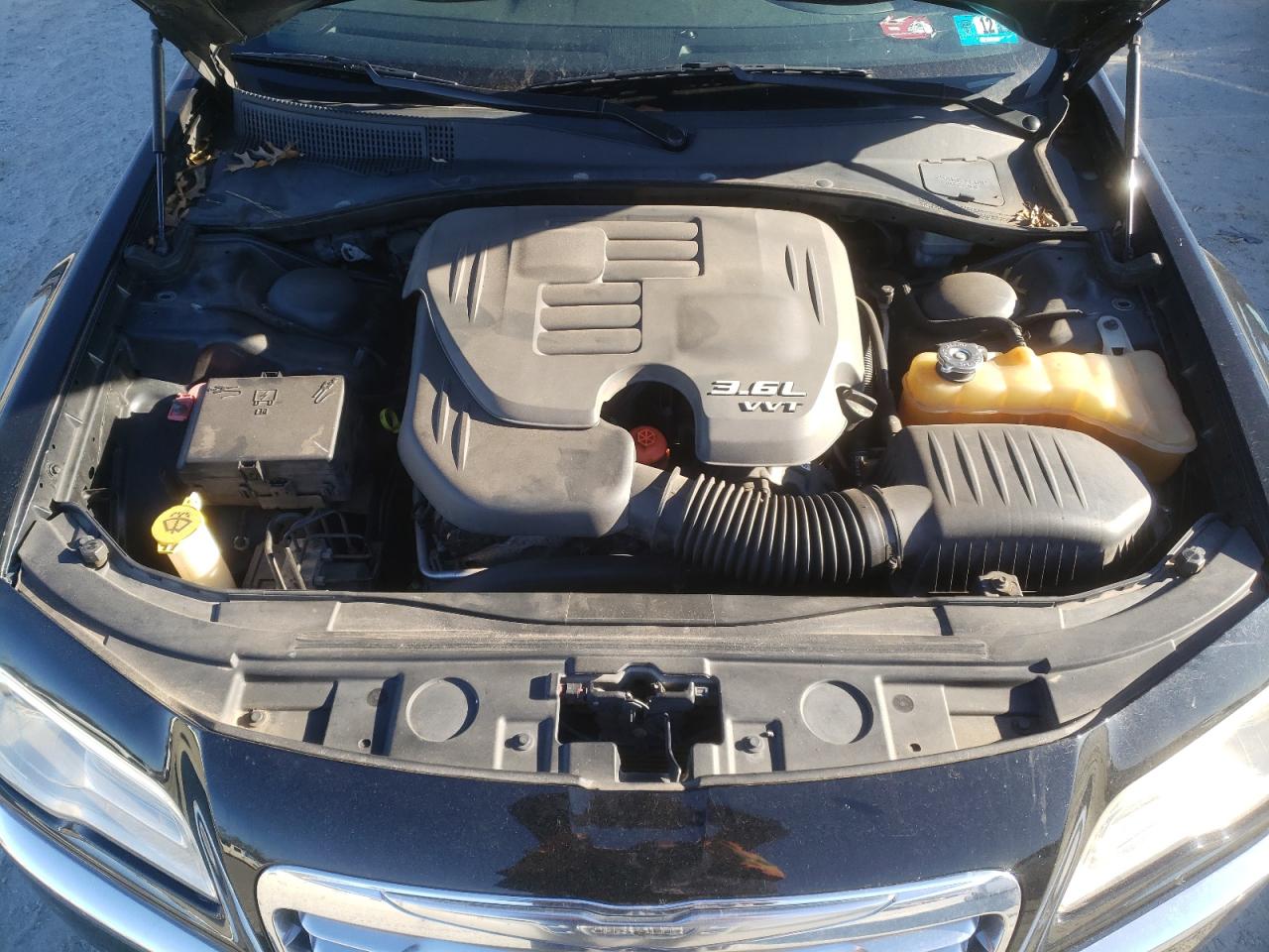 2012 Chrysler 300 - Image 11